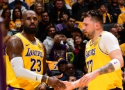 开云体育app-一场场激烈对决，优秀球员耀眼表现抢眼