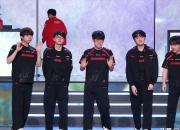 开云APP-包含RNG绝杀BLG，Deft操刀奇招英雄翻盘宿命之战八强赛，让粉丝疯狂欢呼的词条