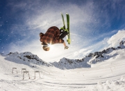 开云体育app-石油与血液的交响诗，当资本的潮水褪去，绿茵终归天才