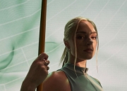 开云APP-加拿大田径选手勇夺金牌，登上领奖台