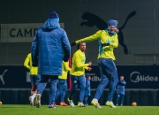 开云体育下载-埃弗顿后卫受伤，无法继续比赛