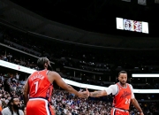 开云体育-火箭客场灭魔术，哈登比赛定场时刻关键三分的简单介绍