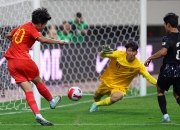 开云体育平台APP-精彩足球赛事上演，顶尖球队对决，场面火爆万丈的简单介绍