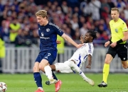 开云体育APP下载-里昂主场逆转取胜，前锋尼卡齐尼破门