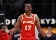 开云APP-老鹰球员精准投篮，领先分数拉大