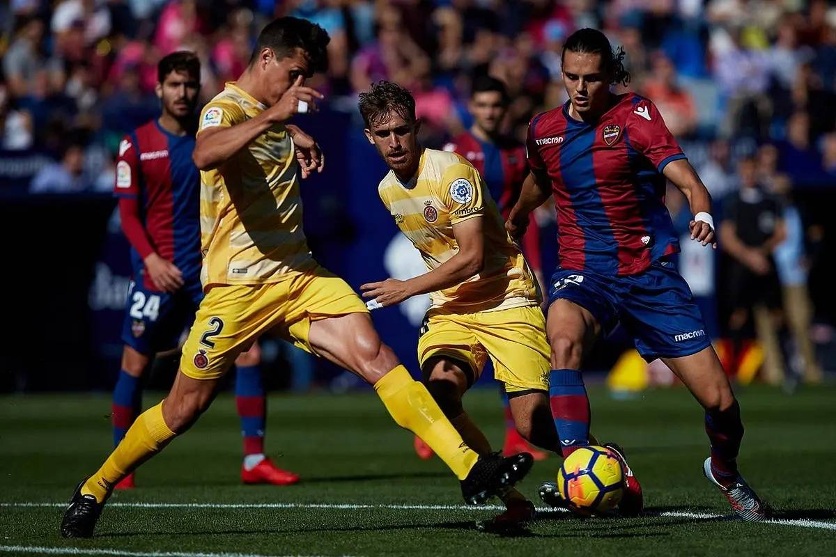 巴恩斯利足球俱乐部庆祝百年华诞的简单介绍