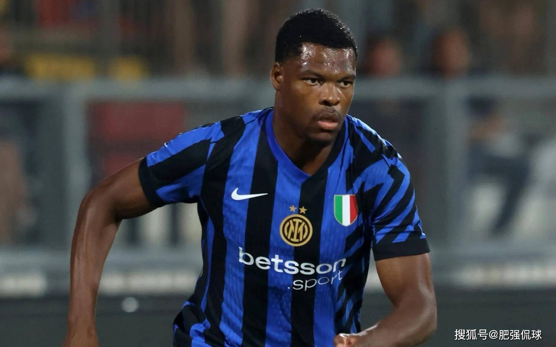 关于阿贾克斯有意签下弗莱堡门将,增强守门实力的信息 关于阿贾克斯有意签下弗莱堡门将,增强守门实力的信息