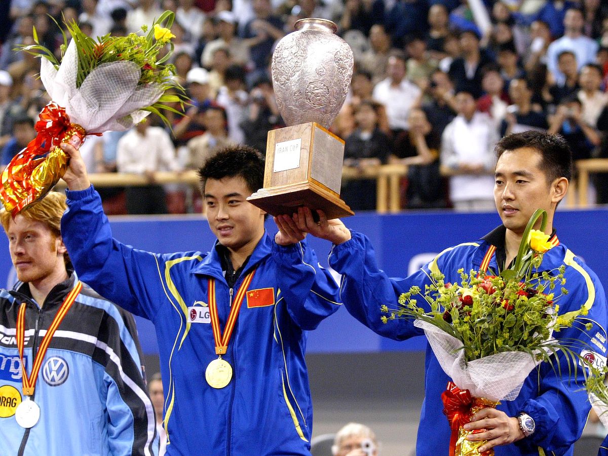 球队在比赛中面临困境,最终逆袭取得胜利 球队在比赛中面临困境,最终逆袭取得胜利