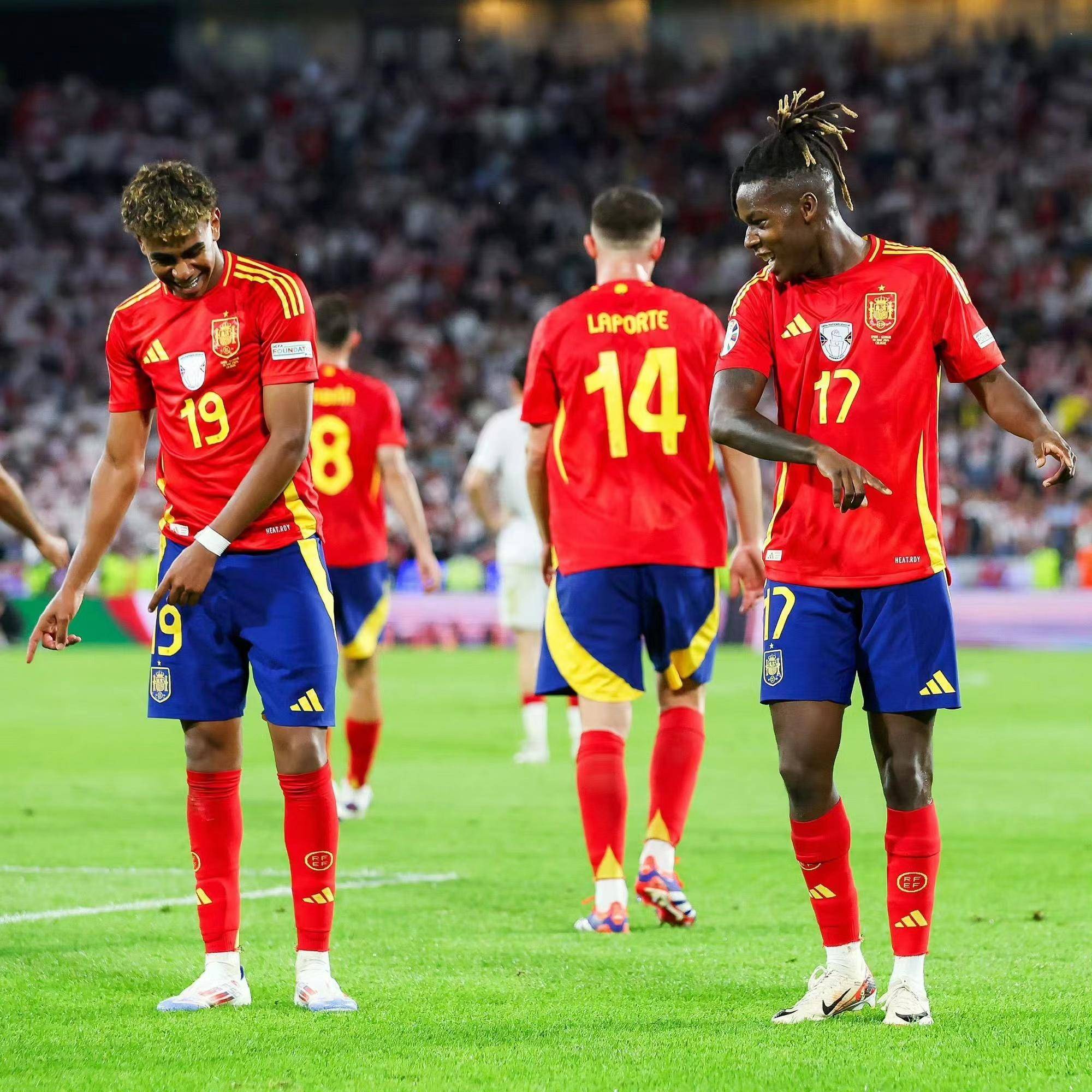 关于西班牙队大比分击败智利,美洲杯决赛临近的信息 关于西班牙队大比分击败智利,美洲杯决赛临近的信息