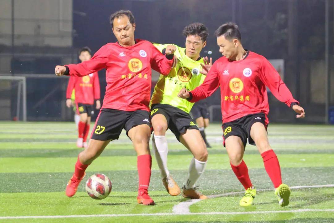 精彩足球盛宴,多支球队强势冲刺胜利 精彩足球盛宴,多支球队强势冲刺胜利