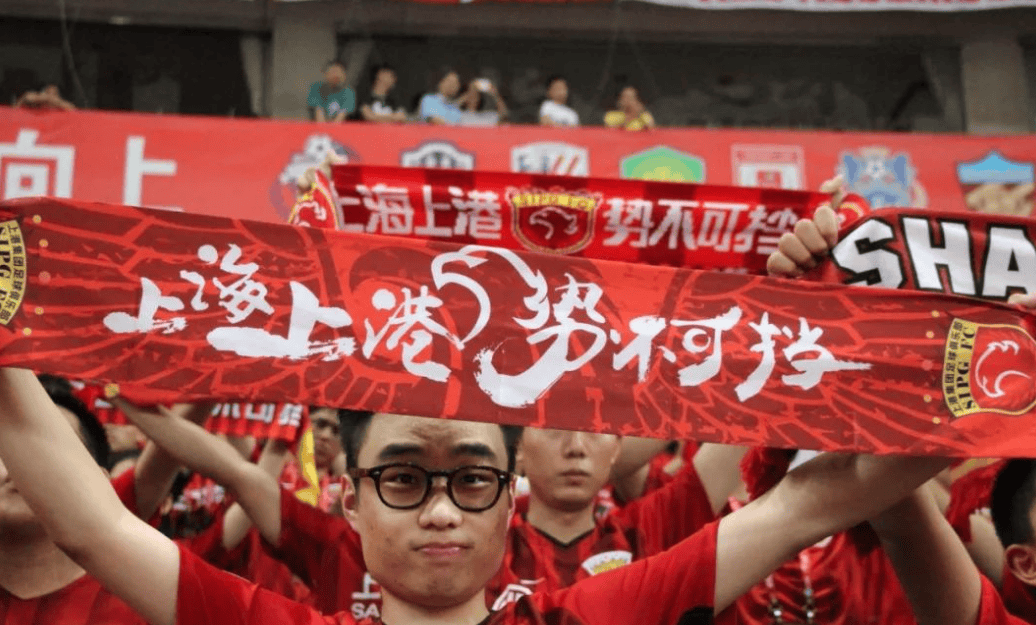 主场优势突显,球队球迷团结一心为之助威的简单介绍 主场优势突显,球队球迷团结一心为之助威的简单介绍