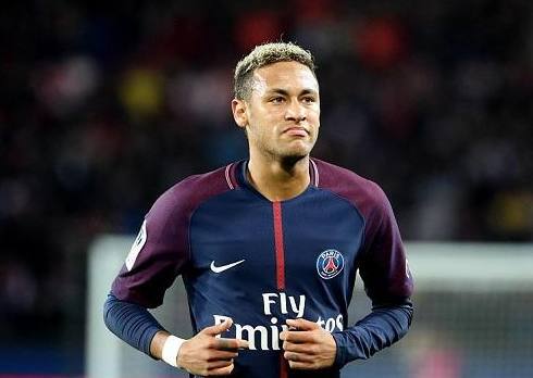 急速突破对方防线,轻松取得胜利 急速突破对方防线,轻松取得胜利