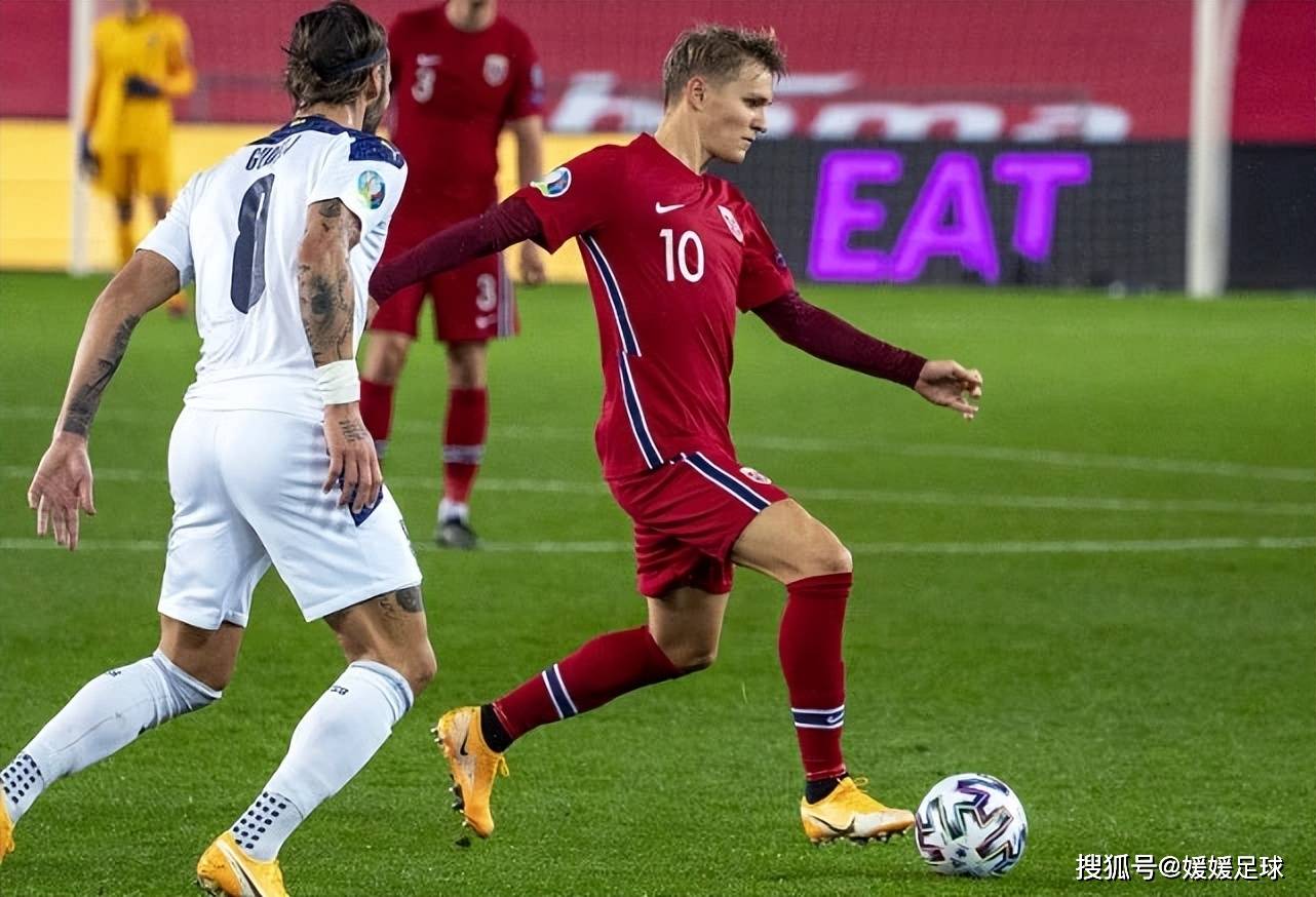 挪威运动员在足球赛事中取得胜利