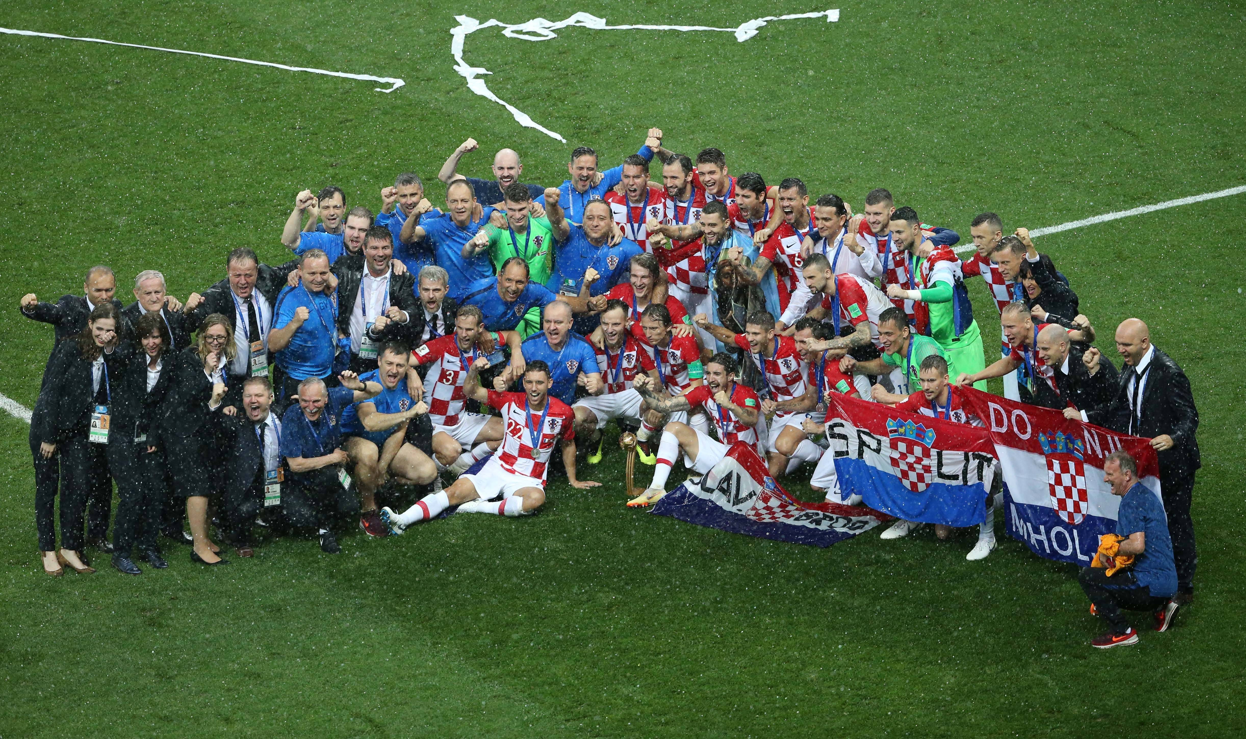 包含世界杯对阵：立陶宛队力战克罗地亚的词条