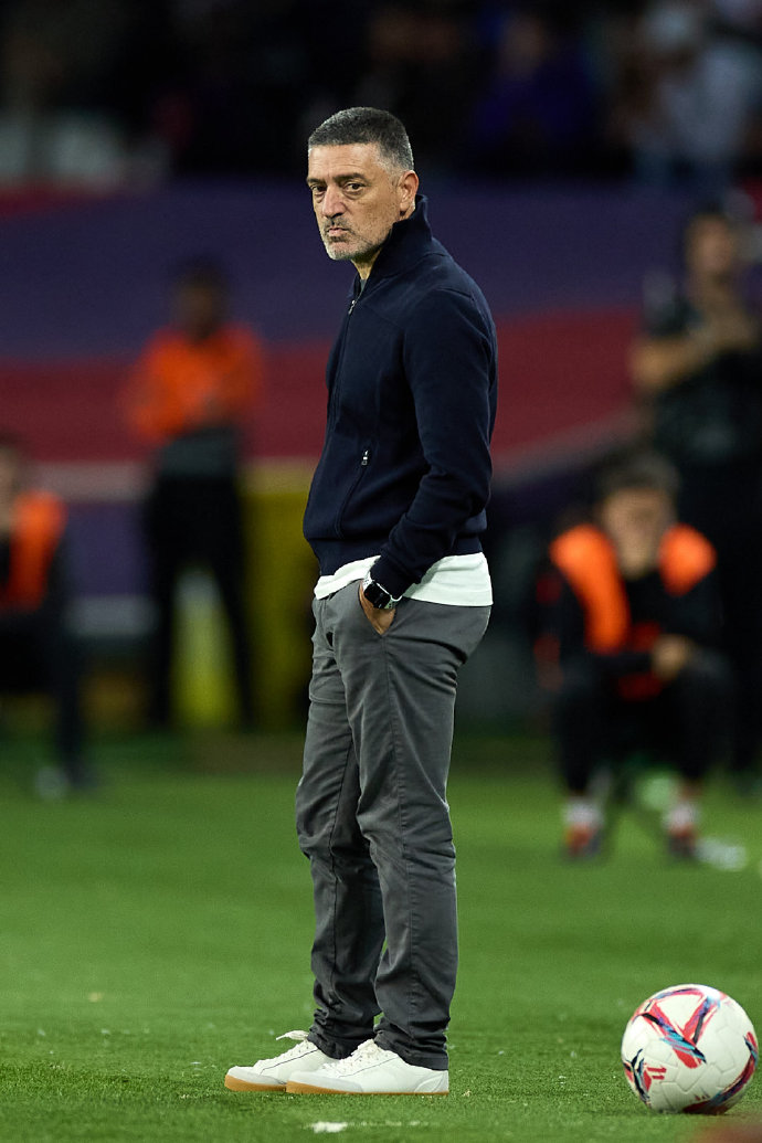 塞维利亚爆冷输球,主帅震怒球员表现欠佳的简单介绍 塞维利亚爆冷输球,主帅震怒球员表现欠佳的简单介绍