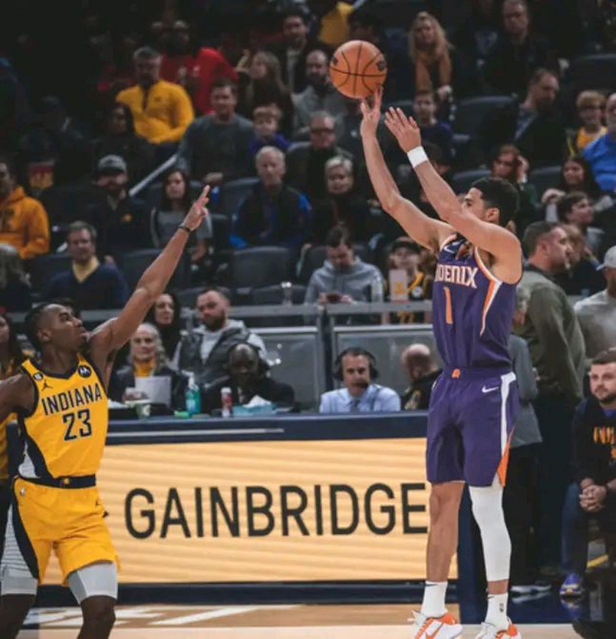 步行者客场战胜太阳,取得优势 步行者客场战胜太阳,取得优势