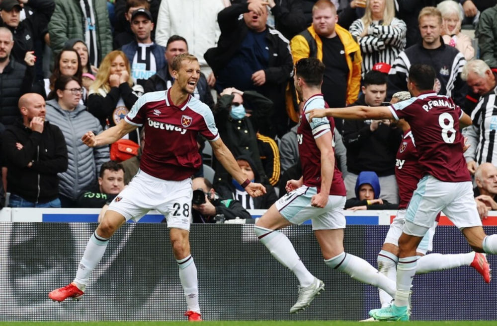 西汉姆联客场逆袭,取得宝贵三分的简单介绍 西汉姆联客场逆袭,取得宝贵三分的简单介绍