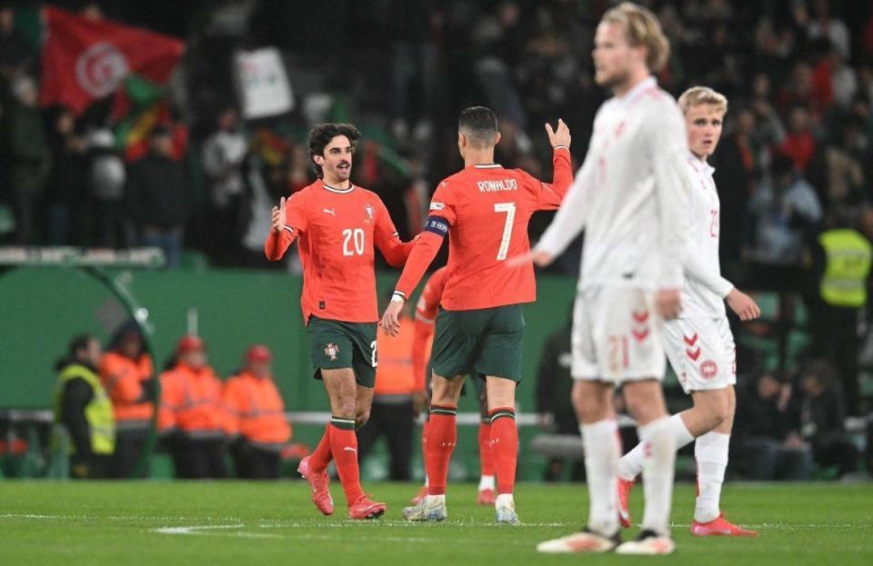 西班牙客场胜葡萄牙,稳坐小组第一 西班牙客场胜葡萄牙,稳坐小组第一