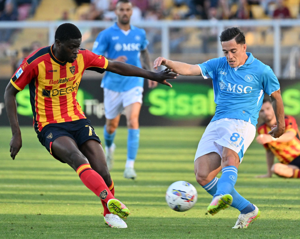 包含皮亚特克连续斩获，带领那不勒斯再胜的词条