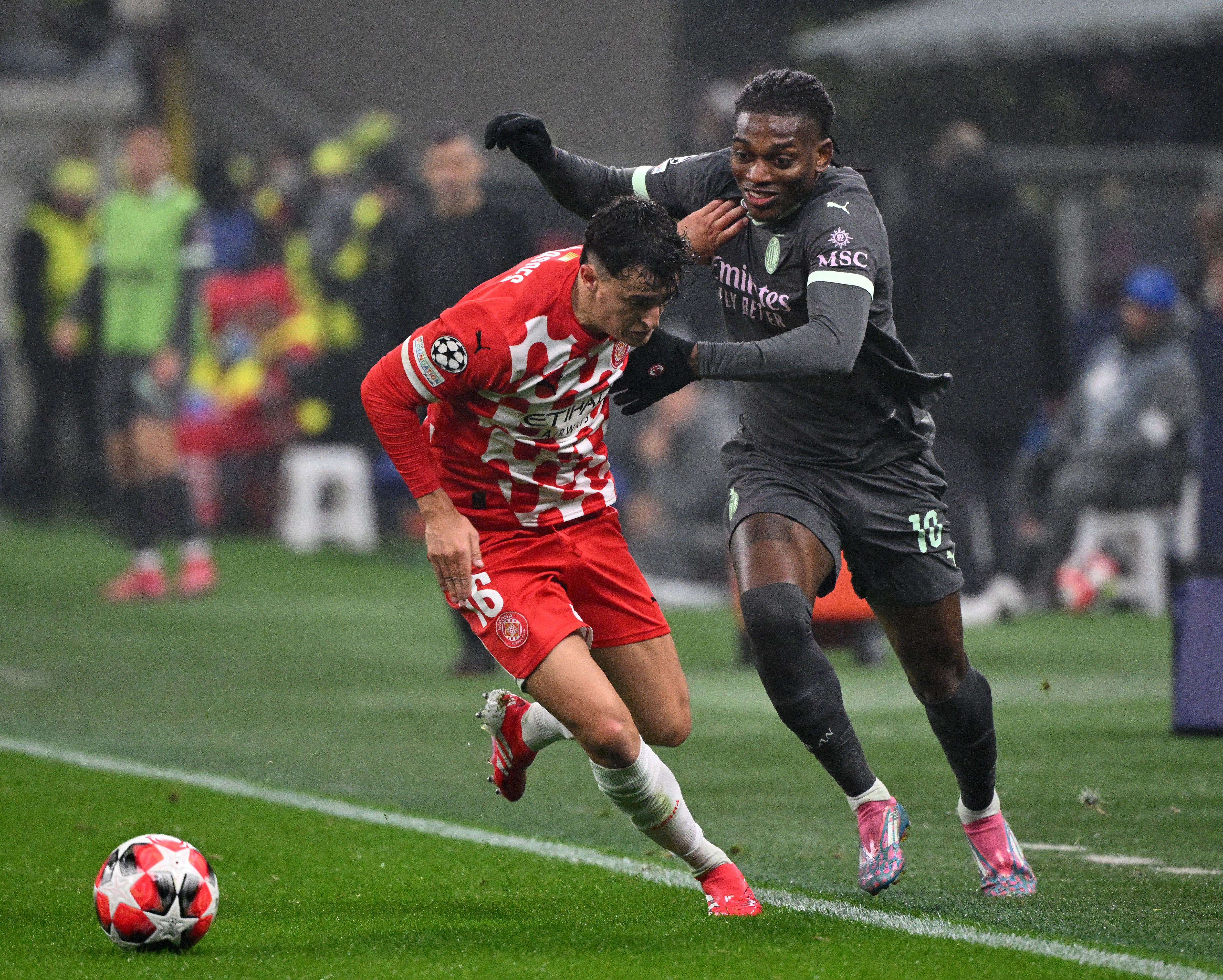 AC米兰惜败,无缘欧冠四强 AC米兰惜败,无缘欧冠四强