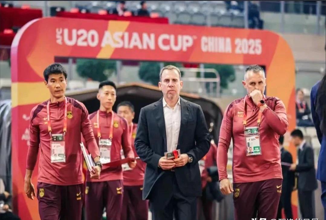 国内球队取胜，成功晋级淘汰赛