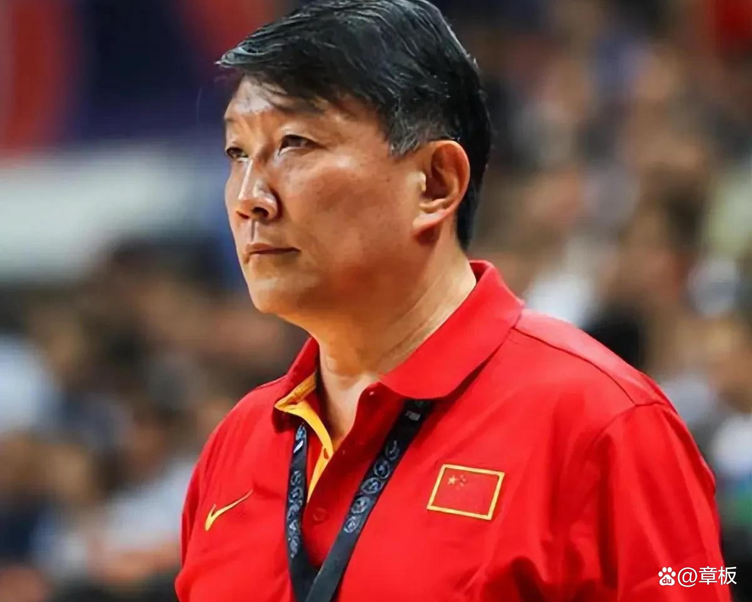 球队战术面对考验,主教练调整打法引领球员取得胜利 球队战术面对考验,主教练调整打法引领球员取得胜利