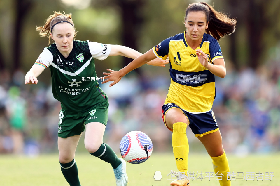 澳大利亚女足在比赛中打入三球 澳大利亚女足在比赛中打入三球