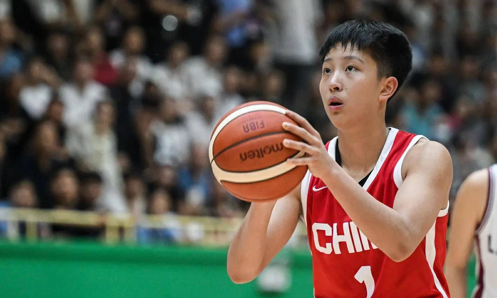 中国篮球新生代:后球员们的努力与奋斗精神 中国篮球新生代:后球员们的努力与奋斗精神