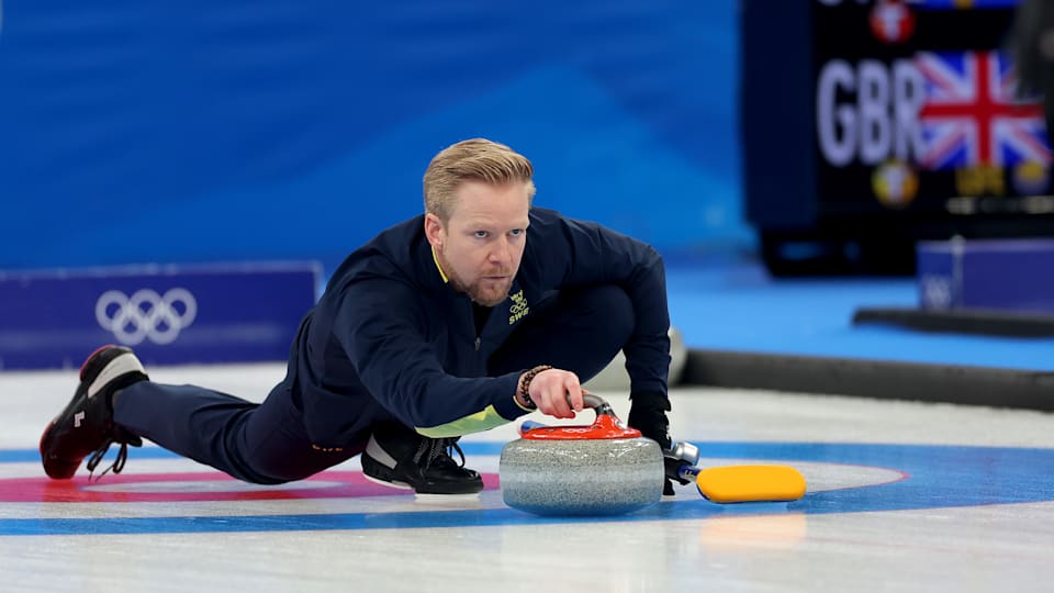 冰岛冰壶选手策马飞奔,压倒群雄 冰岛冰壶选手策马飞奔,压倒群雄