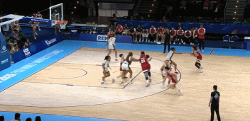 西班牙女篮激战波兰晋级半决赛 西班牙女篮激战波兰晋级半决赛