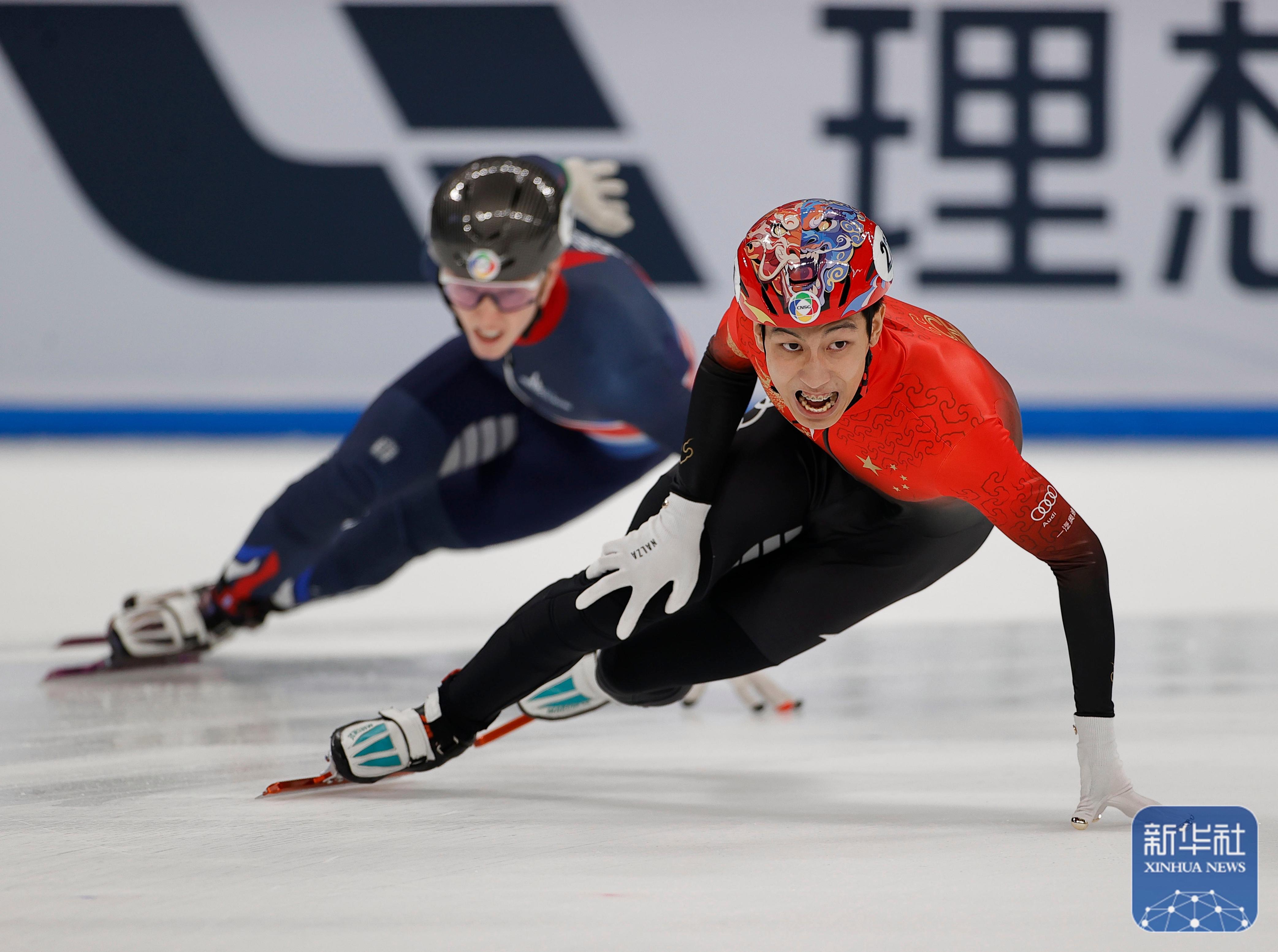 比赛中球队配合默契,轻松战胜对手 比赛中球队配合默契,轻松战胜对手