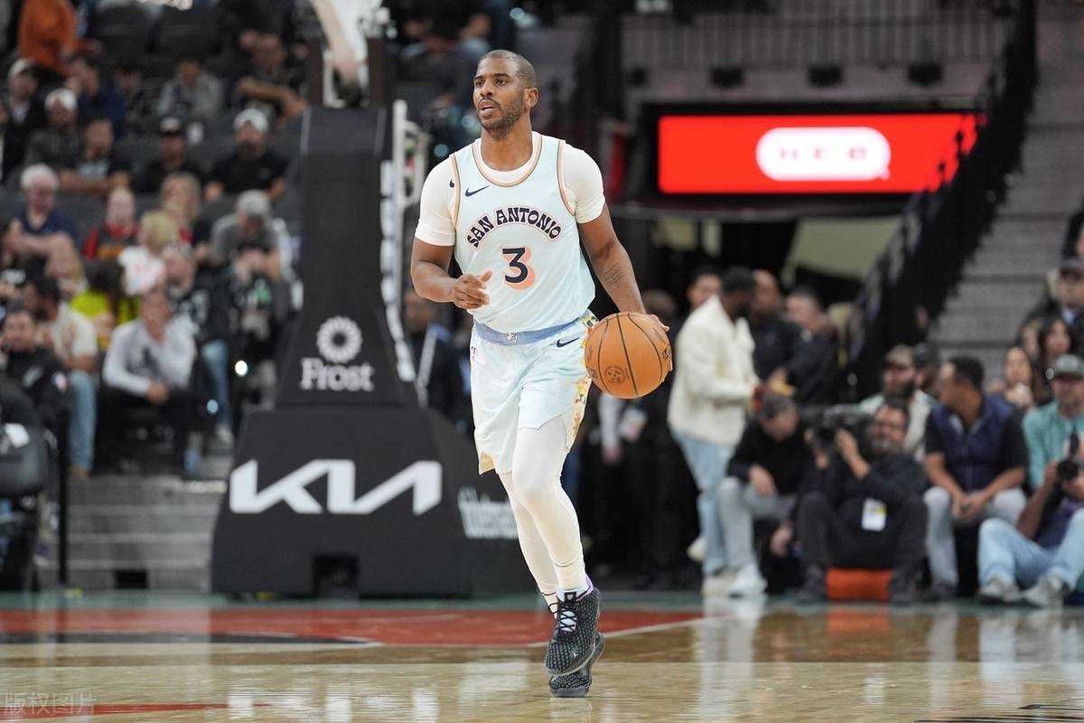 尼斯客场大败,赛季表现一落千丈 尼斯客场大败,赛季表现一落千丈