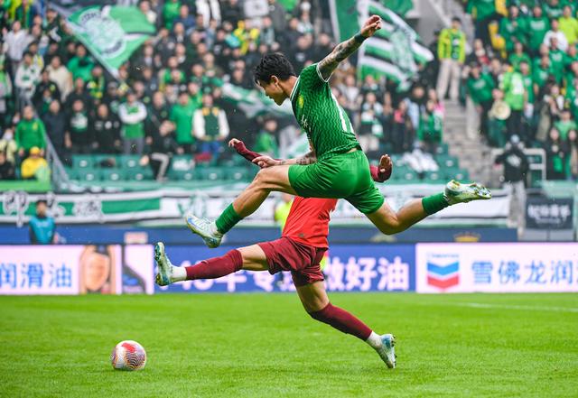 北京国安对阵河南建业,坚决争夺三分 北京国安对阵河南建业,坚决争夺三分