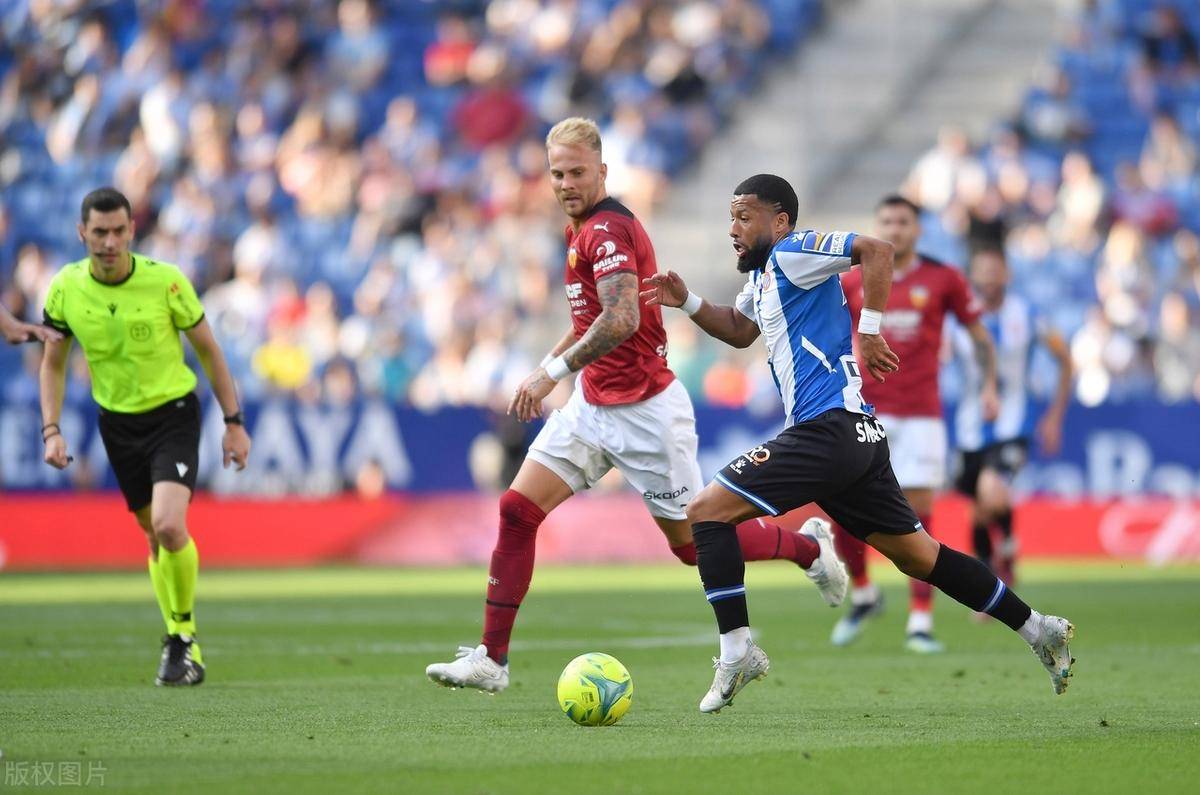 瓦伦西亚逆转胜利,取得惊人战绩 瓦伦西亚逆转胜利,取得惊人战绩