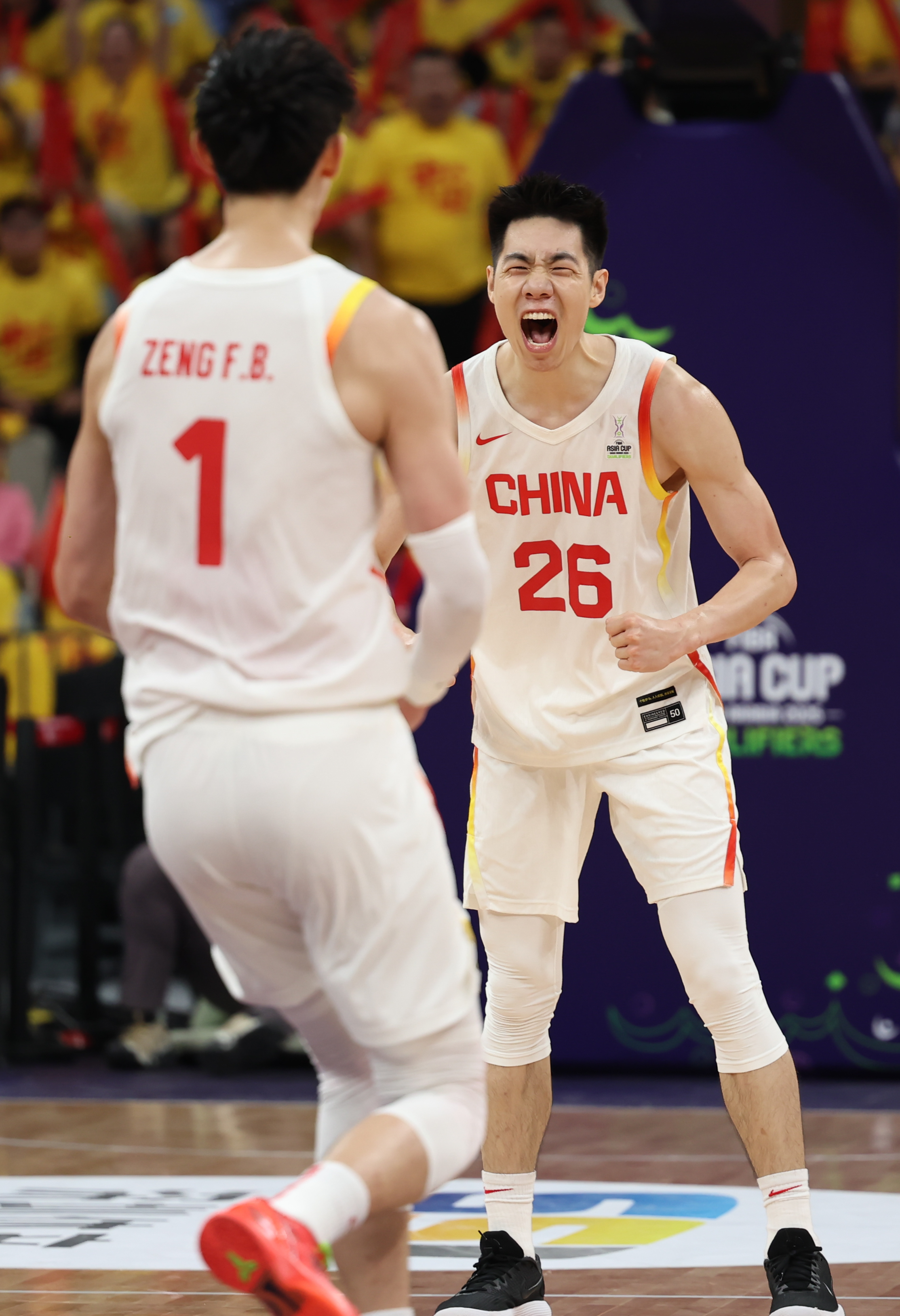 亚洲杯预选：中国队奋力一搏，取得胜利