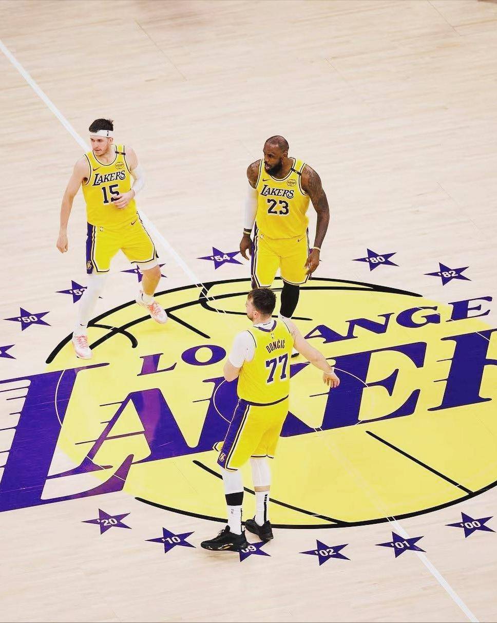 爆料!湖人队内幕曝光,引发热议 爆料!湖人队内幕曝光,引发热议