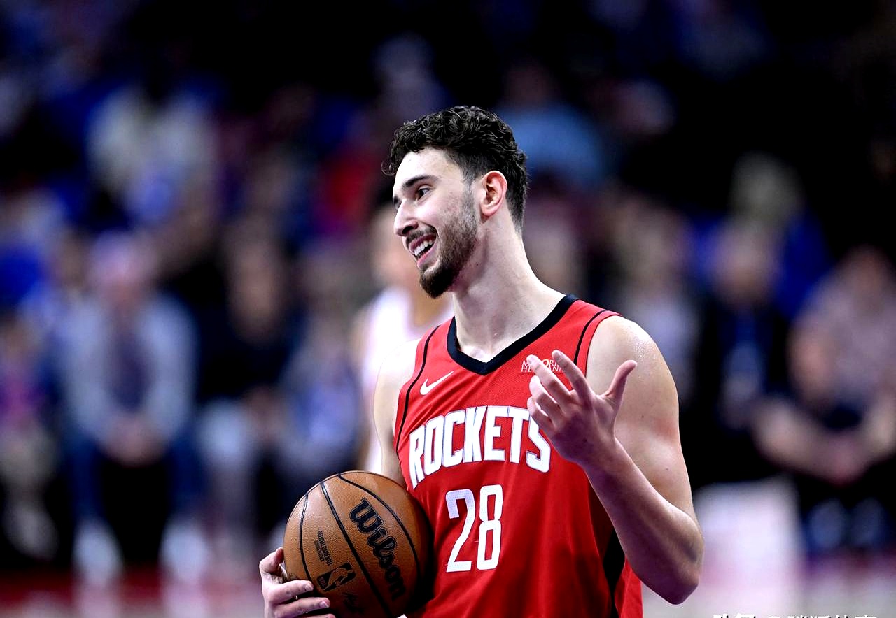 火箭主场击败76人,西部半决赛大比分领先 火箭主场击败76人,西部半决赛大比分领先