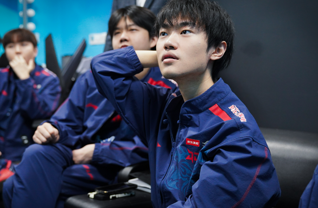 建业主场发挥出色,零封对手 建业主场发挥出色,零封对手