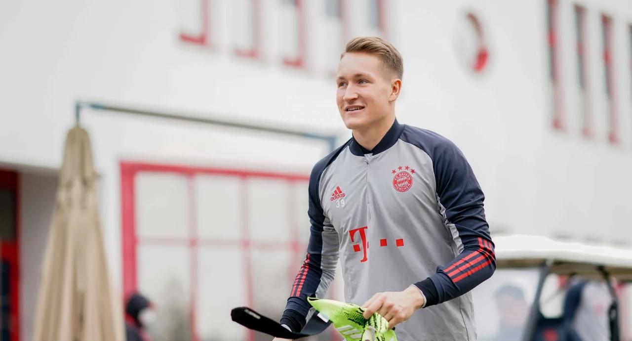 沙尔克04球员亮相抢眼,再次获胜 沙尔克04球员亮相抢眼,再次获胜