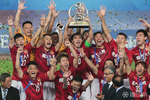 包含将军团集结全力拼杀，冲击胜利之巅！的词条