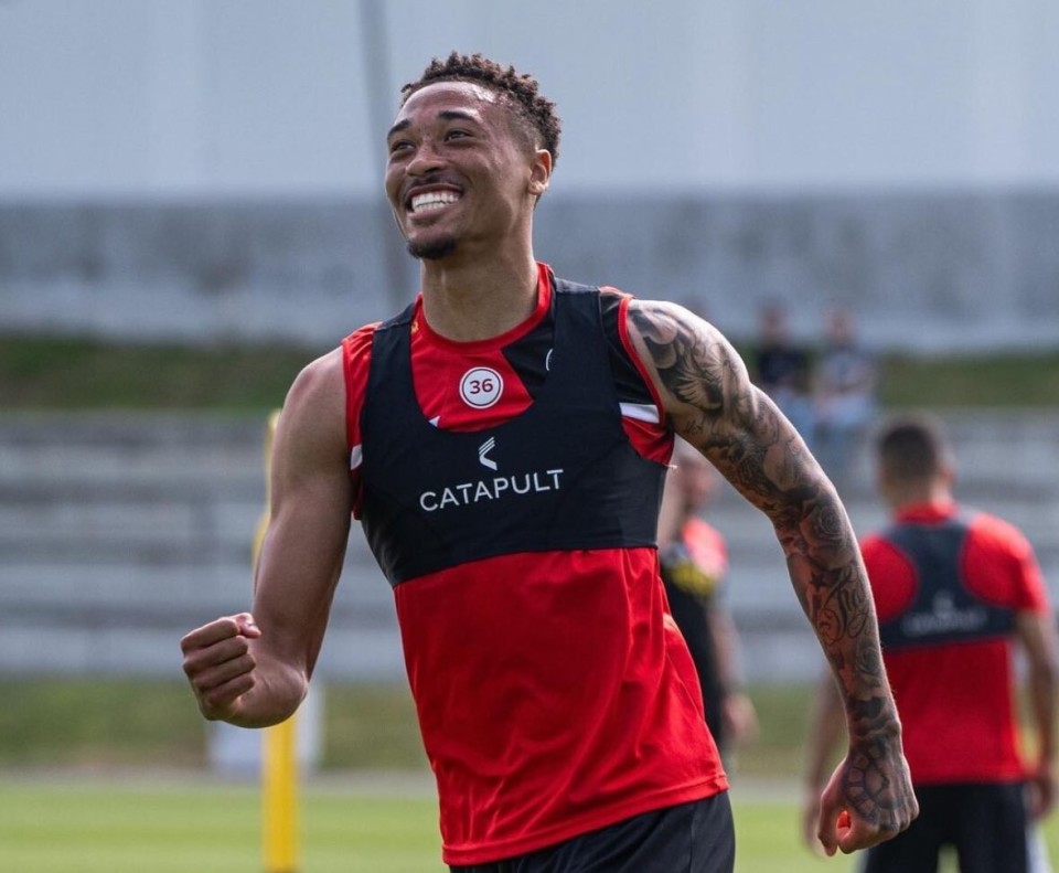 伯恩茅斯主场战平谢菲联,延续不败纪录 伯恩茅斯主场战平谢菲联,延续不败纪录