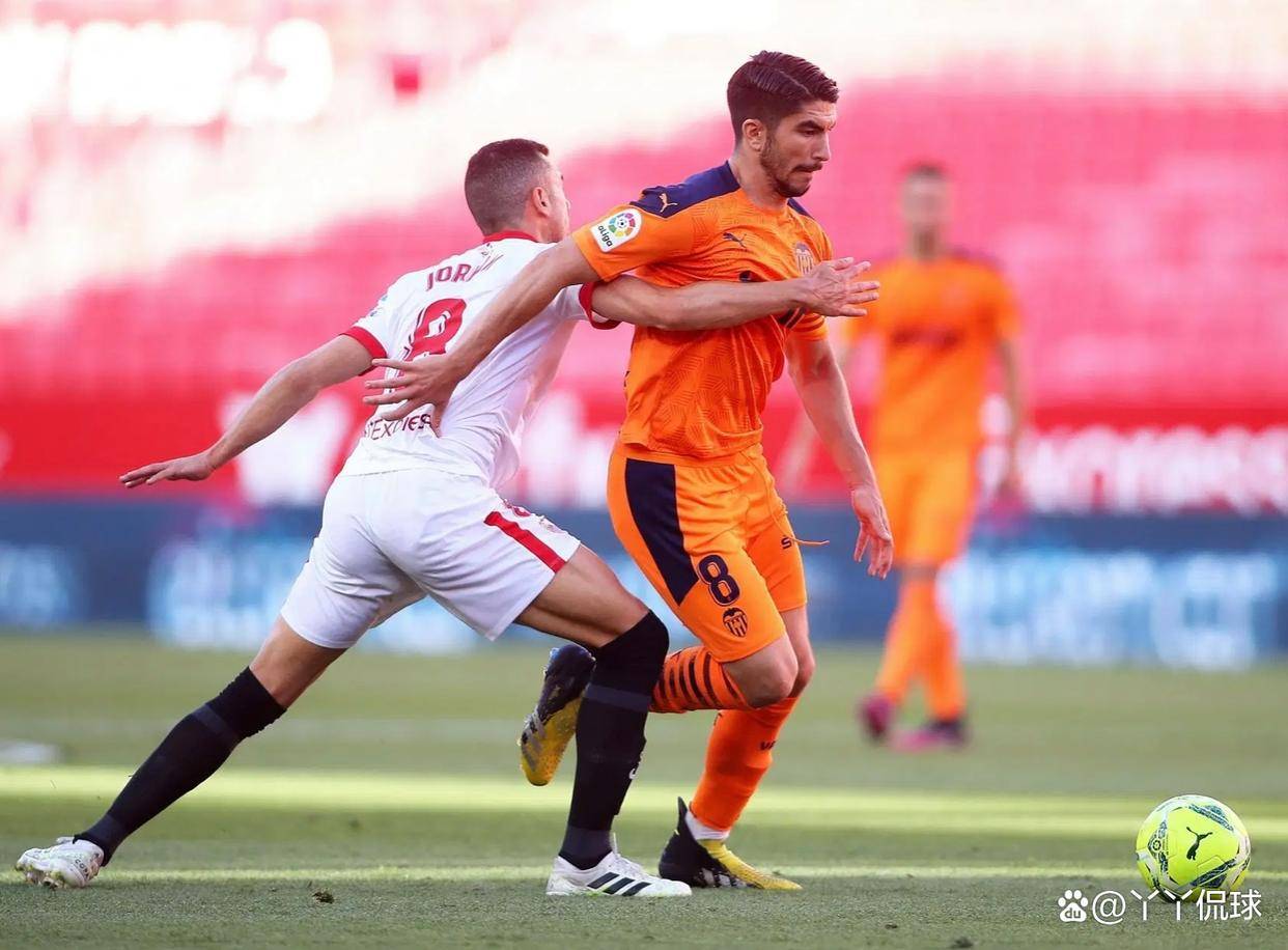 瓦伦西亚连续两轮不胜,降级形势严峻 瓦伦西亚连续两轮不胜,降级形势严峻