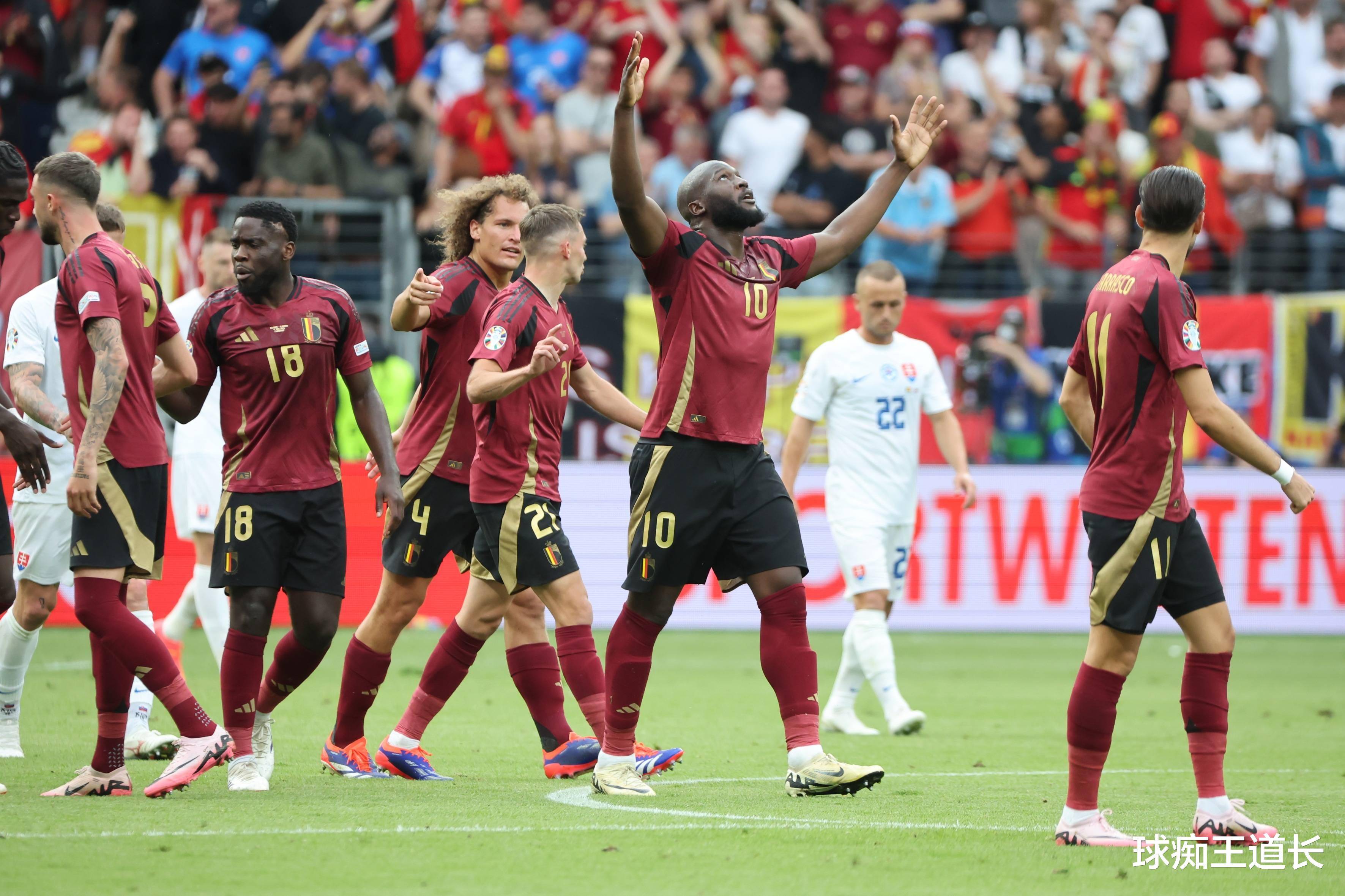 欧预赛热门球队实力碰撞:胜负难测,看谁更胜一筹 欧预赛热门球队实力碰撞:胜负难测,看谁更胜一筹