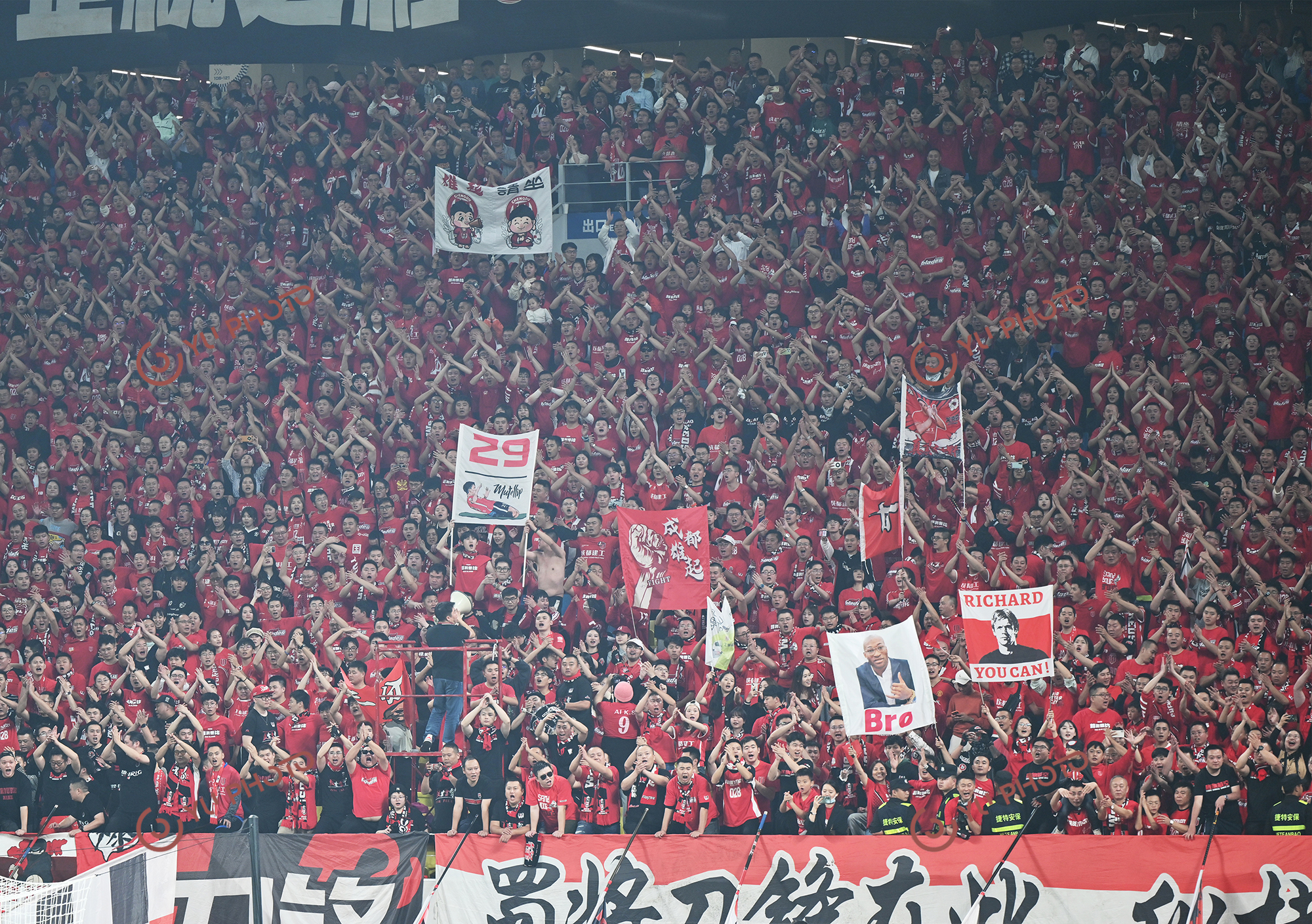 足球赛季催泪花絮曝光,感动无数球迷的简单介绍 足球赛季催泪花絮曝光,感动无数球迷的简单介绍