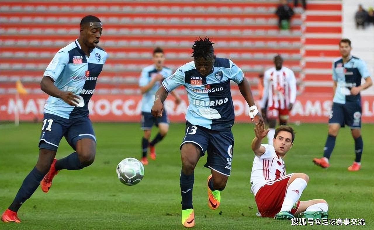 圣埃蒂安队在法国顶级足球联赛中实现胜利 圣埃蒂安队在法国顶级足球联赛中实现胜利