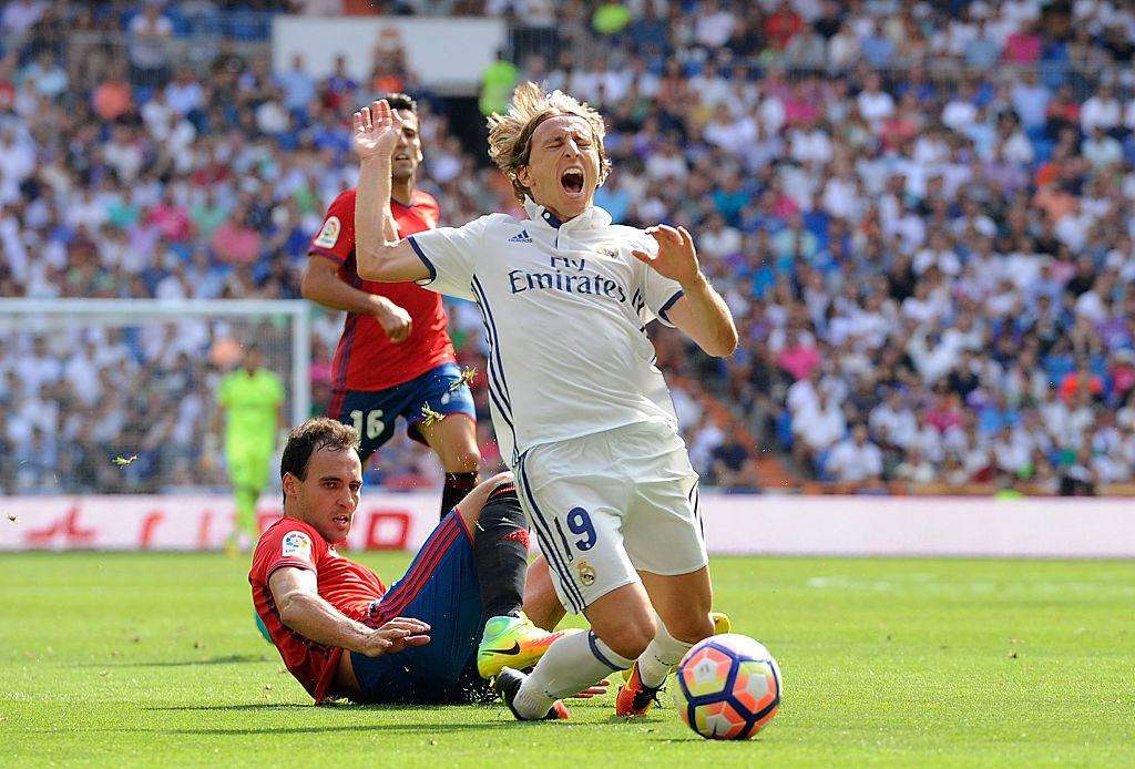 格拉纳达遭遇客场惨败,排名下滑 格拉纳达遭遇客场惨败,排名下滑