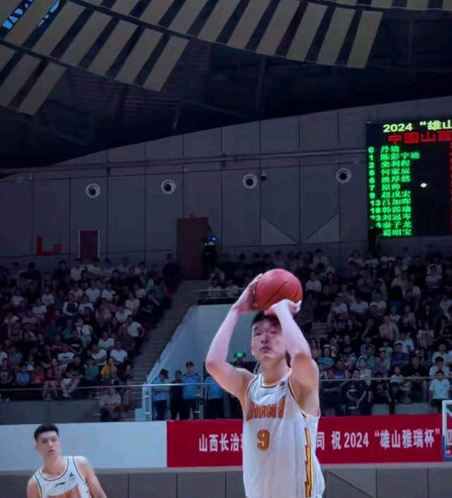 老将归来,篮球赛场上焕发新生与活力 老将归来,篮球赛场上焕发新生与活力