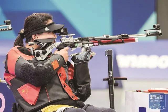 射击项目比拼激烈,选手获得铜牌 射击项目比拼激烈,选手获得铜牌