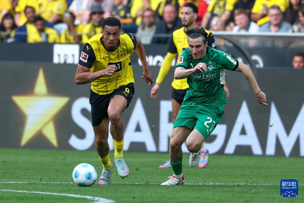 包含门兴格拉德巴赫客场惊险胜出,继续领跑的词条 包含门兴格拉德巴赫客场惊险胜出,继续领跑的词条