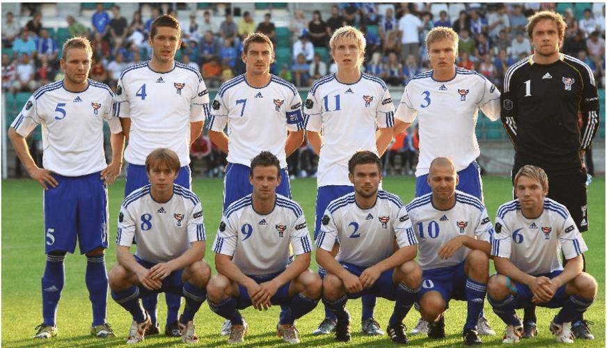 球场上风云突变,一触即发的激战 球场上风云突变,一触即发的激战